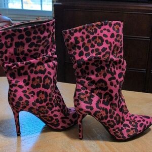 BRAND NEW, Source Unknown Vibrant Pink Leopard Print Heeled Boots